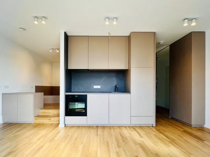 Kompaktes 1,5-Zimmer-Apartment mit Küche & Einbauten — photo 1